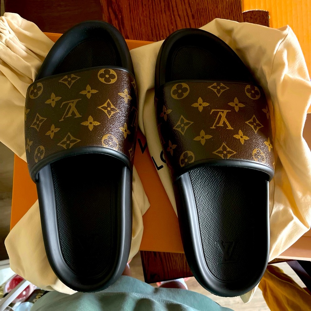 My brother gifted these to me. But I’m not a LV/showy kinda person. Not used